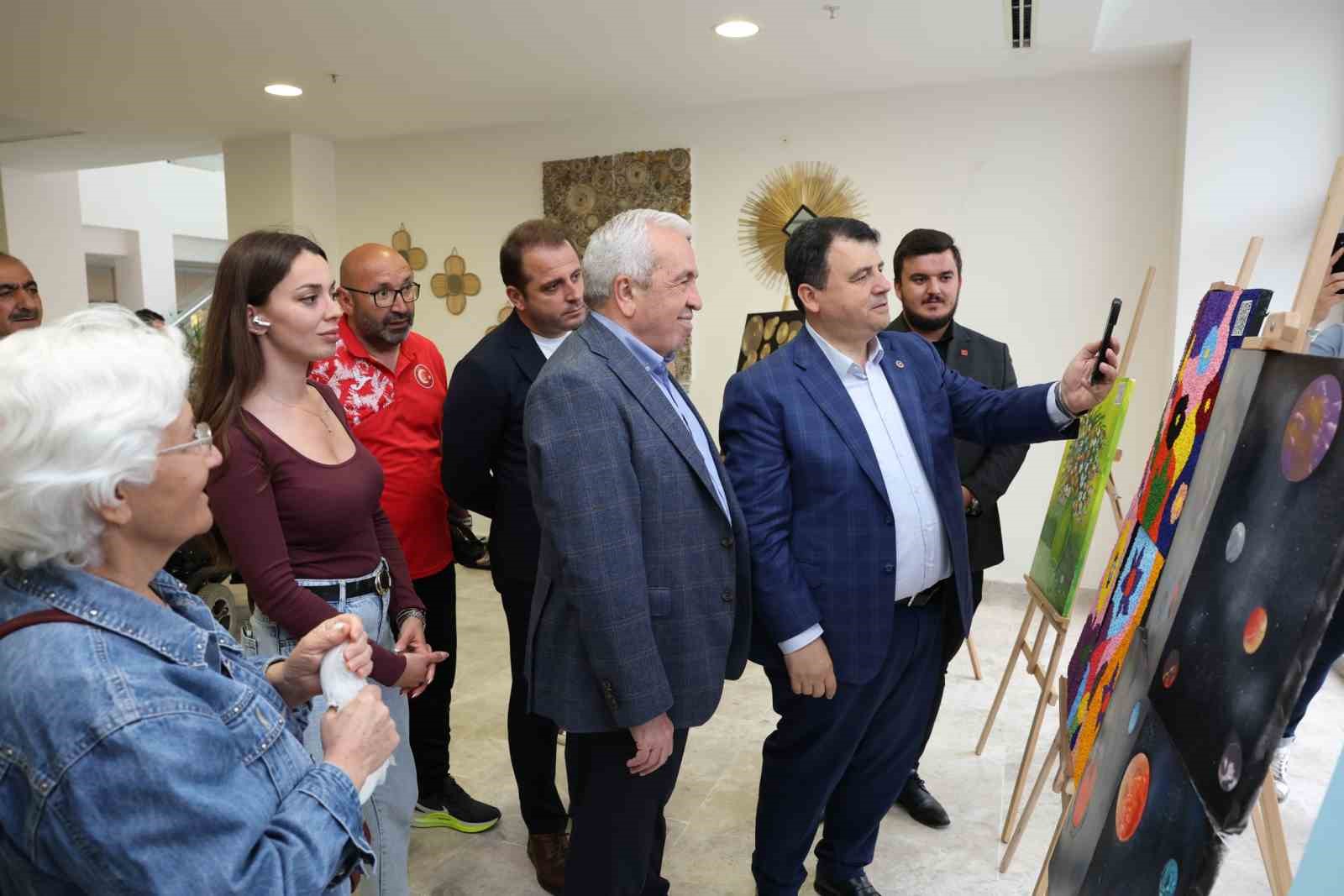 Nilüfer’de sloganlar engelleri aşmak için yükseldi 8 niluferde sloganlar engelleri asmak icin yukseldi 4 BPb8qSrF