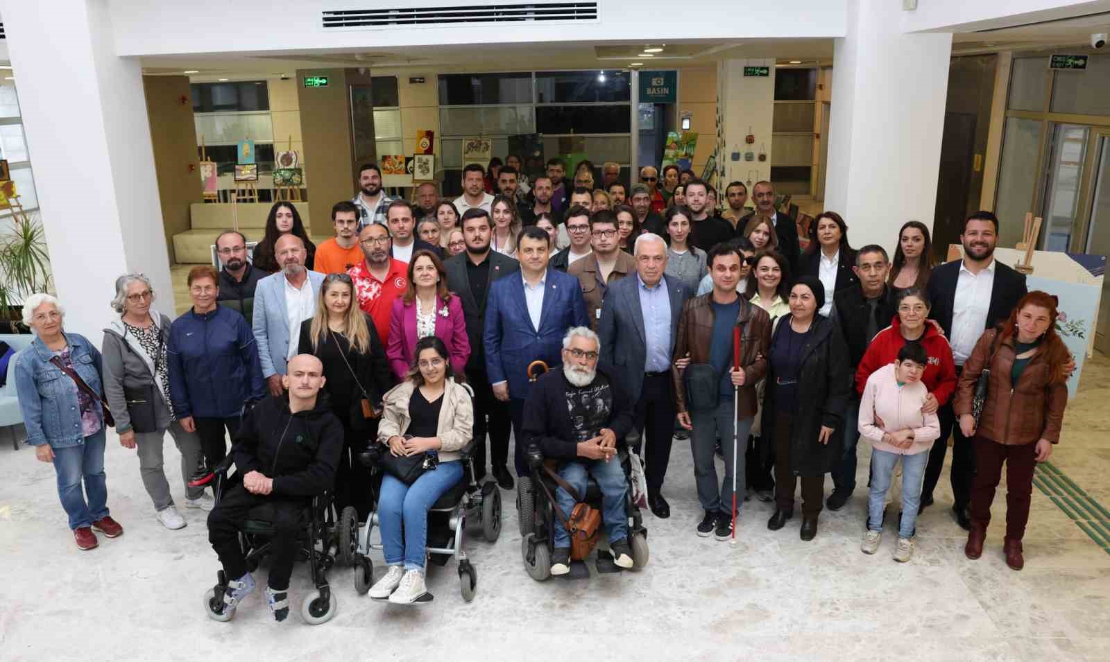 Nilüfer’de sloganlar engelleri aşmak için yükseldi 9 niluferde sloganlar engelleri asmak icin yukseldi 5 rlLg6pyE