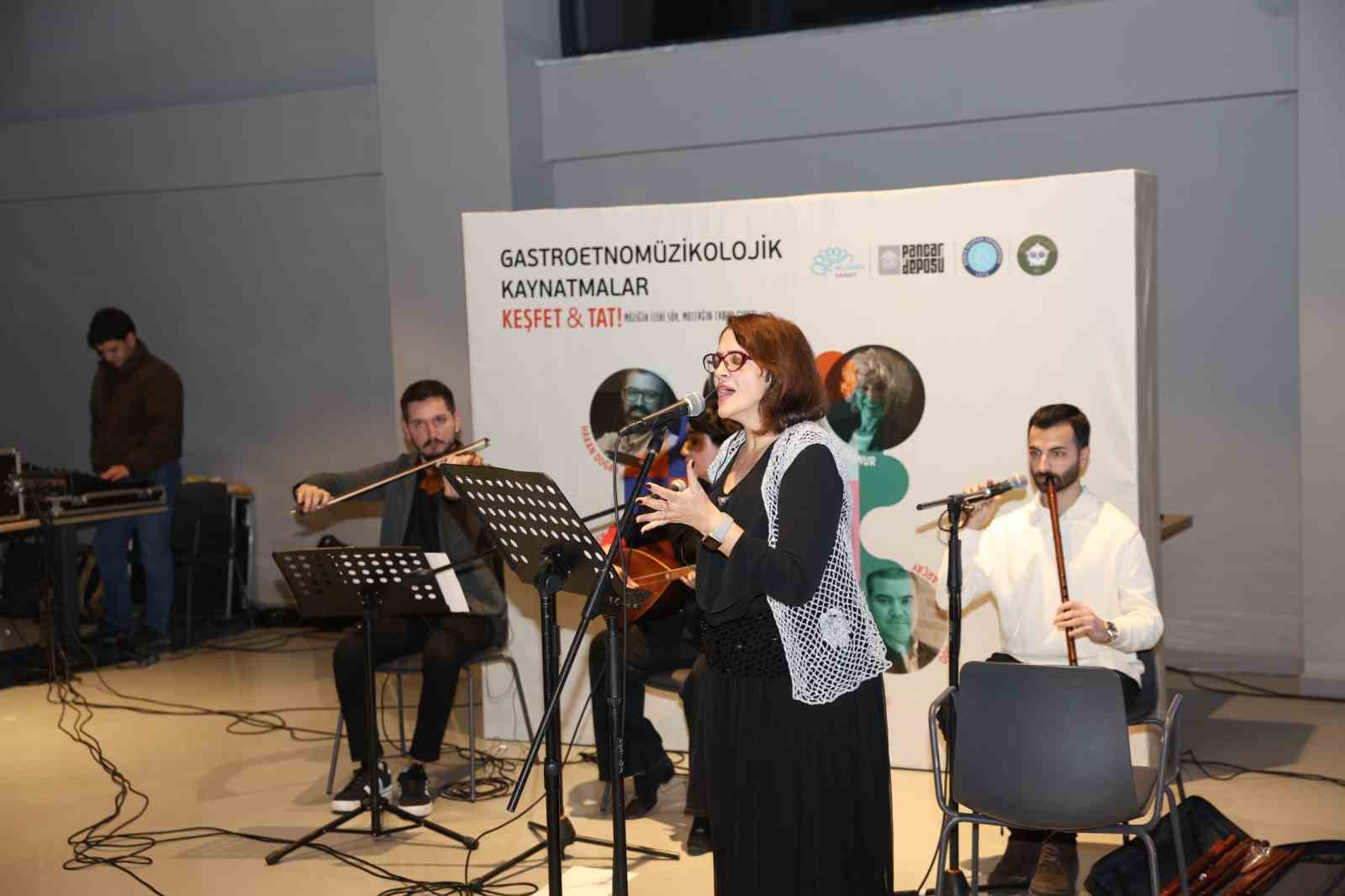 niluferde yeni yilin kokusu lezzeti ve muzigi konusuldu 4 YMzOiAFC