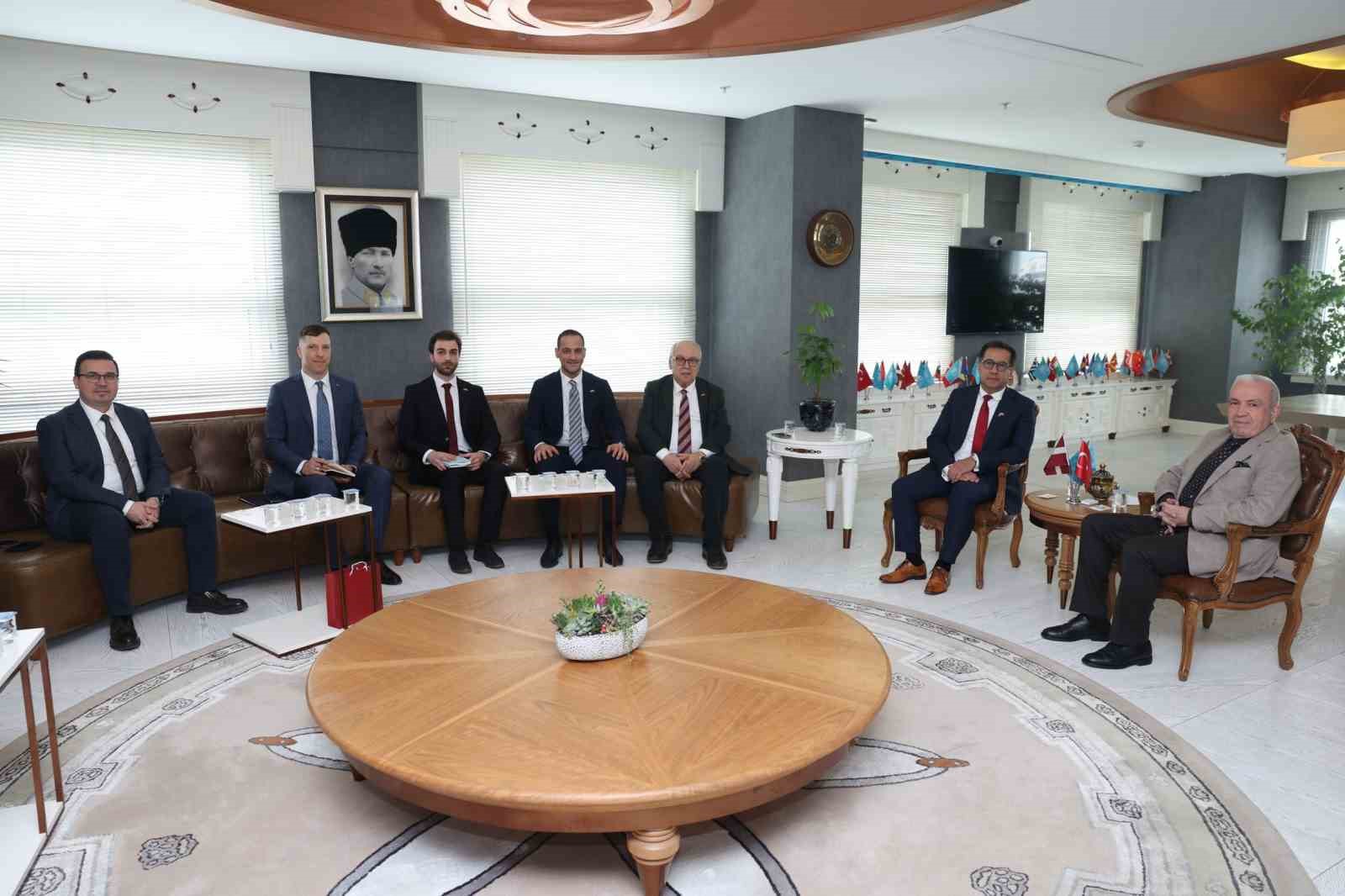 nilufere letonya buyukelcisinden ziyaret 1 jFKWGILR