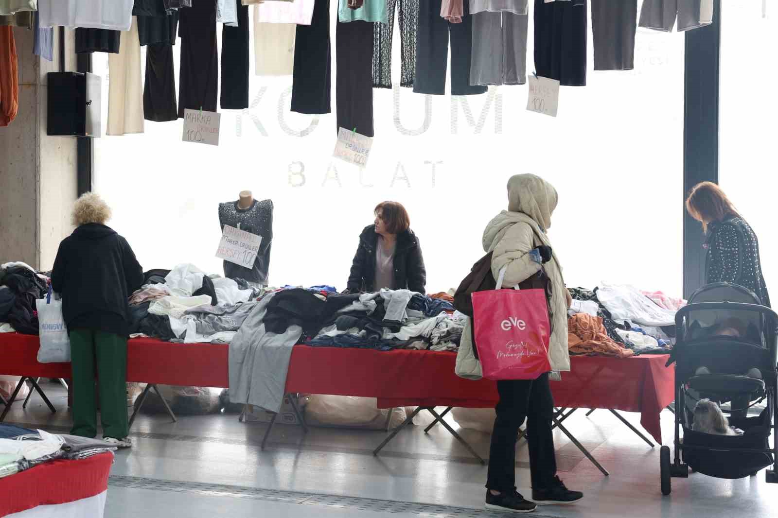 niluferin 8inci giyim pazari balatta acildi 3 pkwcvyRh