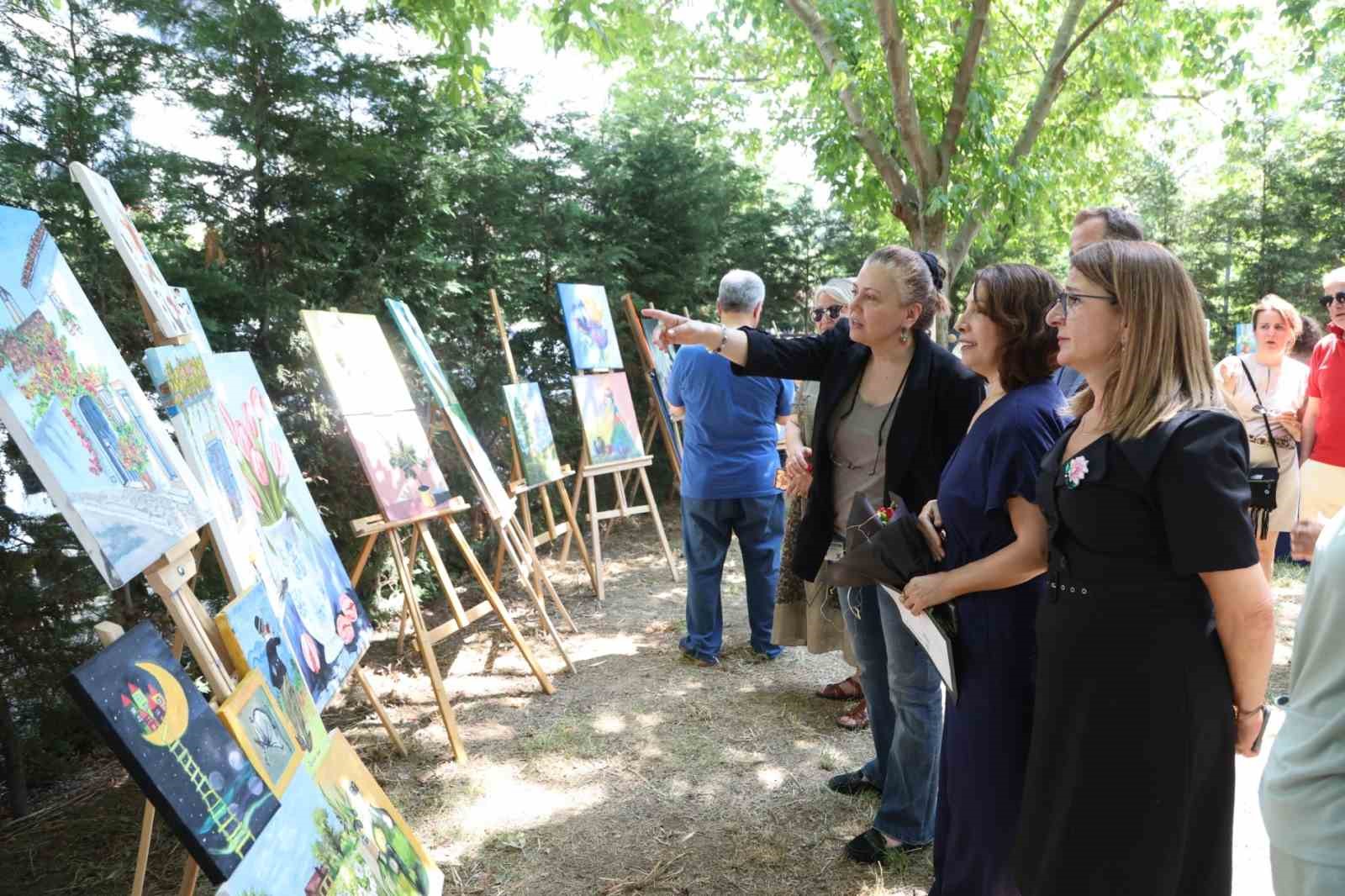 Nilüfer’in olgun gençlerinden yıl sonu sergisi 5 niluferin olgun genclerinden yil sonu sergisi 1 j85ybFip