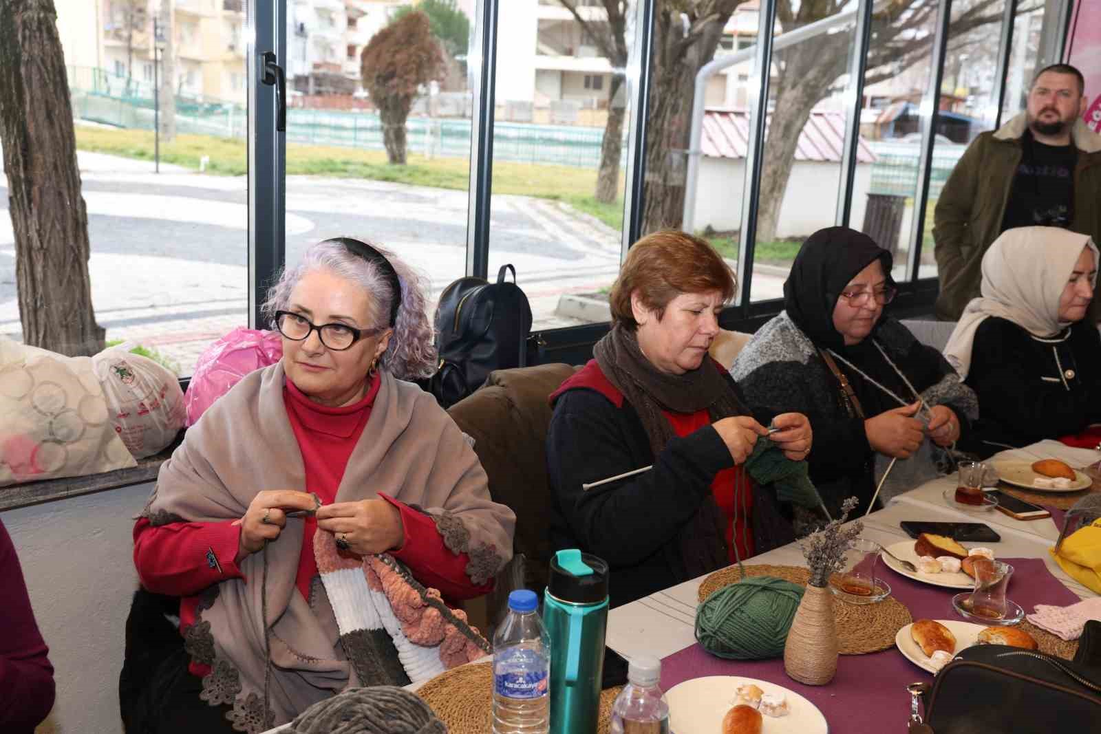 niluferli kadinlarin hediyeleri harmancika ulasti 2 wrpnLpvG
