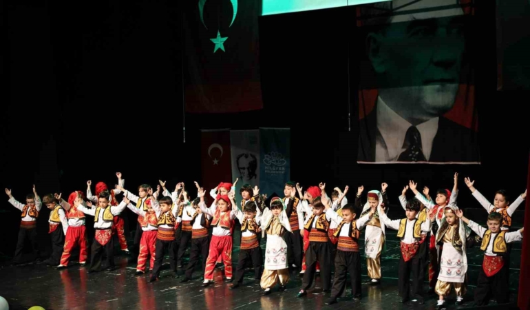 niluferli-miniklerin-mezuniyet-sevinci-ECkZqICe.jpg