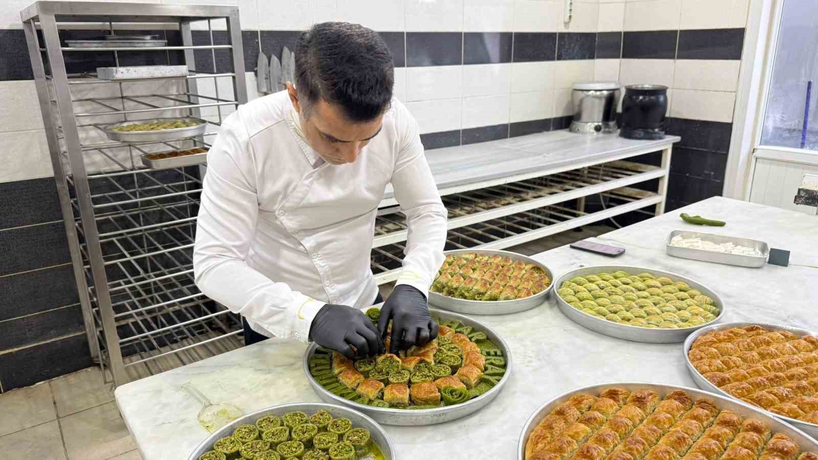 nisan ve kiz istemelerinde yeni trend baklava tepsisi 1 Bd6u9wj1