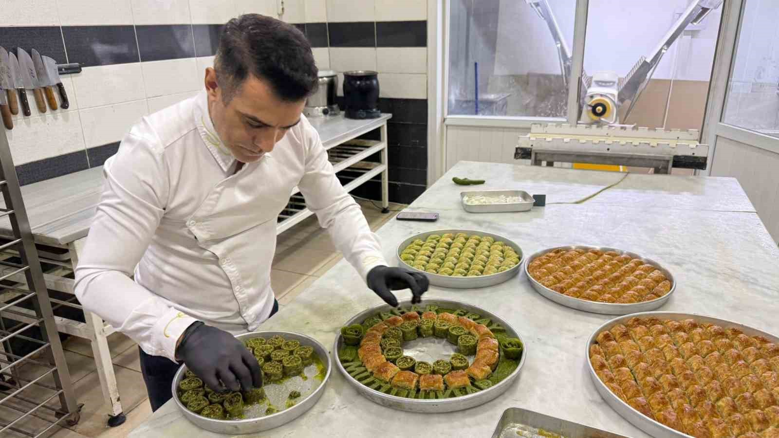 nisan ve kiz istemelerinde yeni trend baklava tepsisi 6 BtbKSmhE