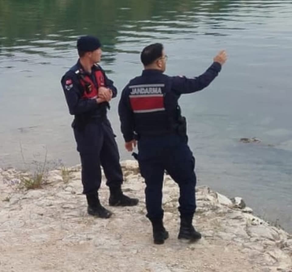 nizipte 2 gundur kayip olan cocuk firat nehrinde olu bulundu 2 6en44rpA