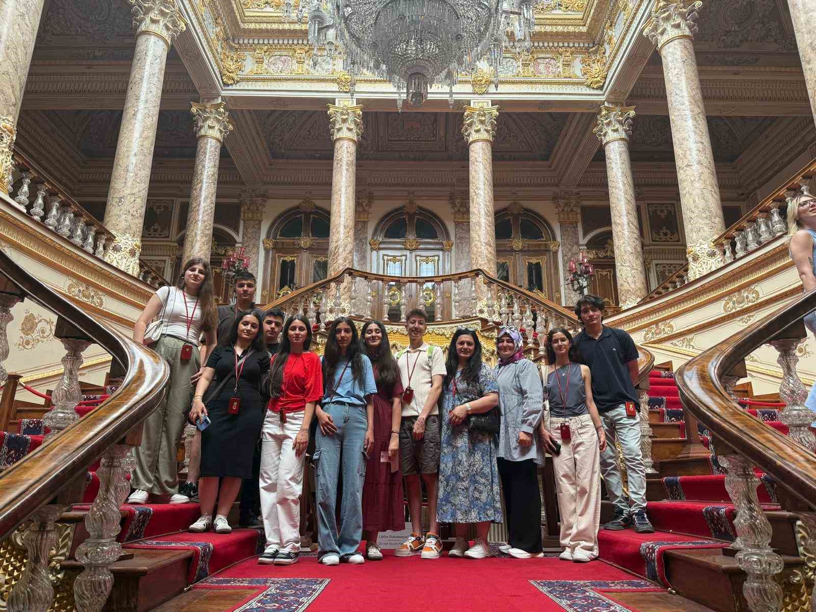 Nobel ödüllü bilim insanı Aziz Sancar’ın yeğeni, kitabını okuyan lise öğrencilerini İstanbul gezisiyle ödüllendirdi 6 nobel odullu bilim insani aziz sancarin yegeni kitabini okuyan lise ogrencilerini istanbul gezisiyle odullendirdi 8AdQXTpG