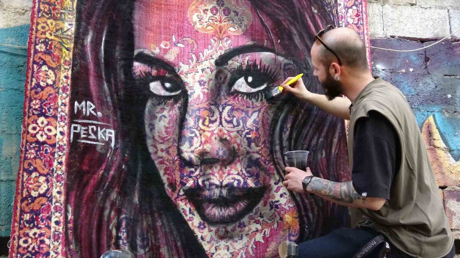 nostaljik perde ve halilari sanat eserine donusturuyor 2