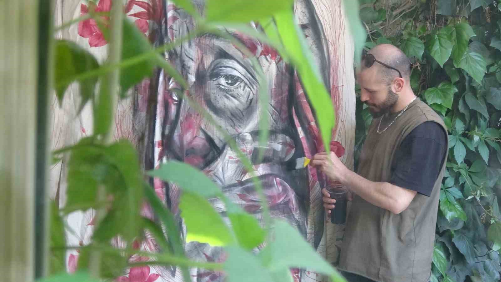 nostaljik perde ve halilari sanat eserine donusturuyor 5