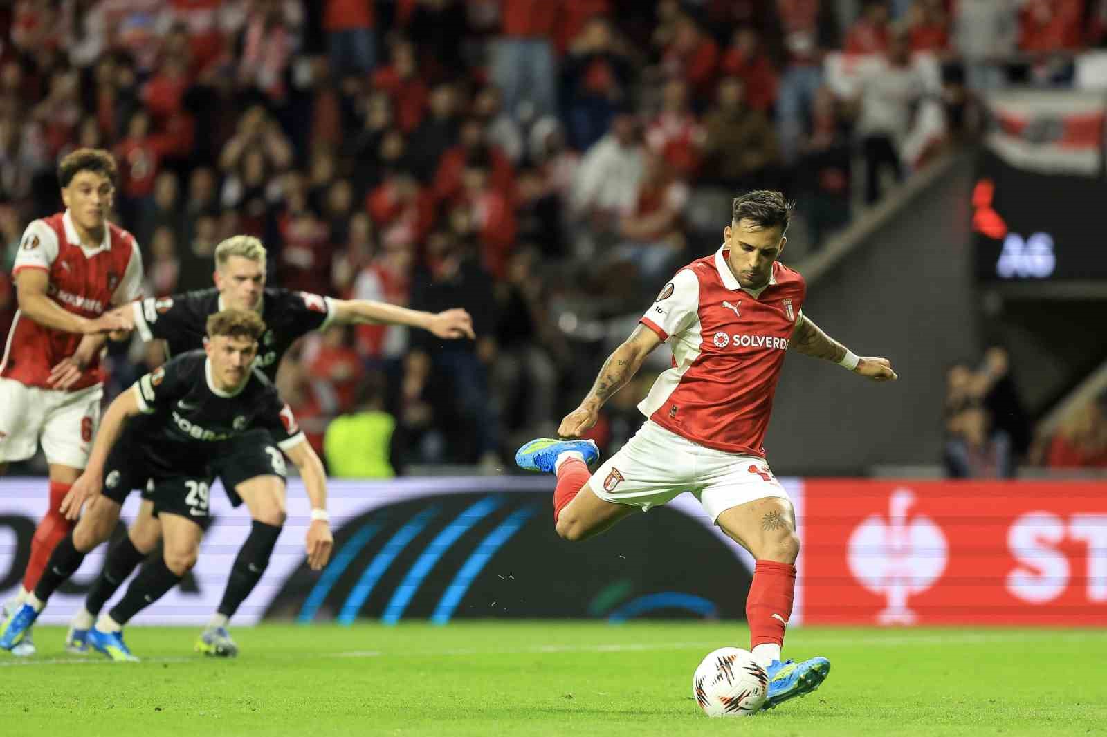 Nottingham Forest evinde Aston Villa’yı devirdi 5 nottingham forest evinde aston villayi devirdi 1 GIMhF4rY