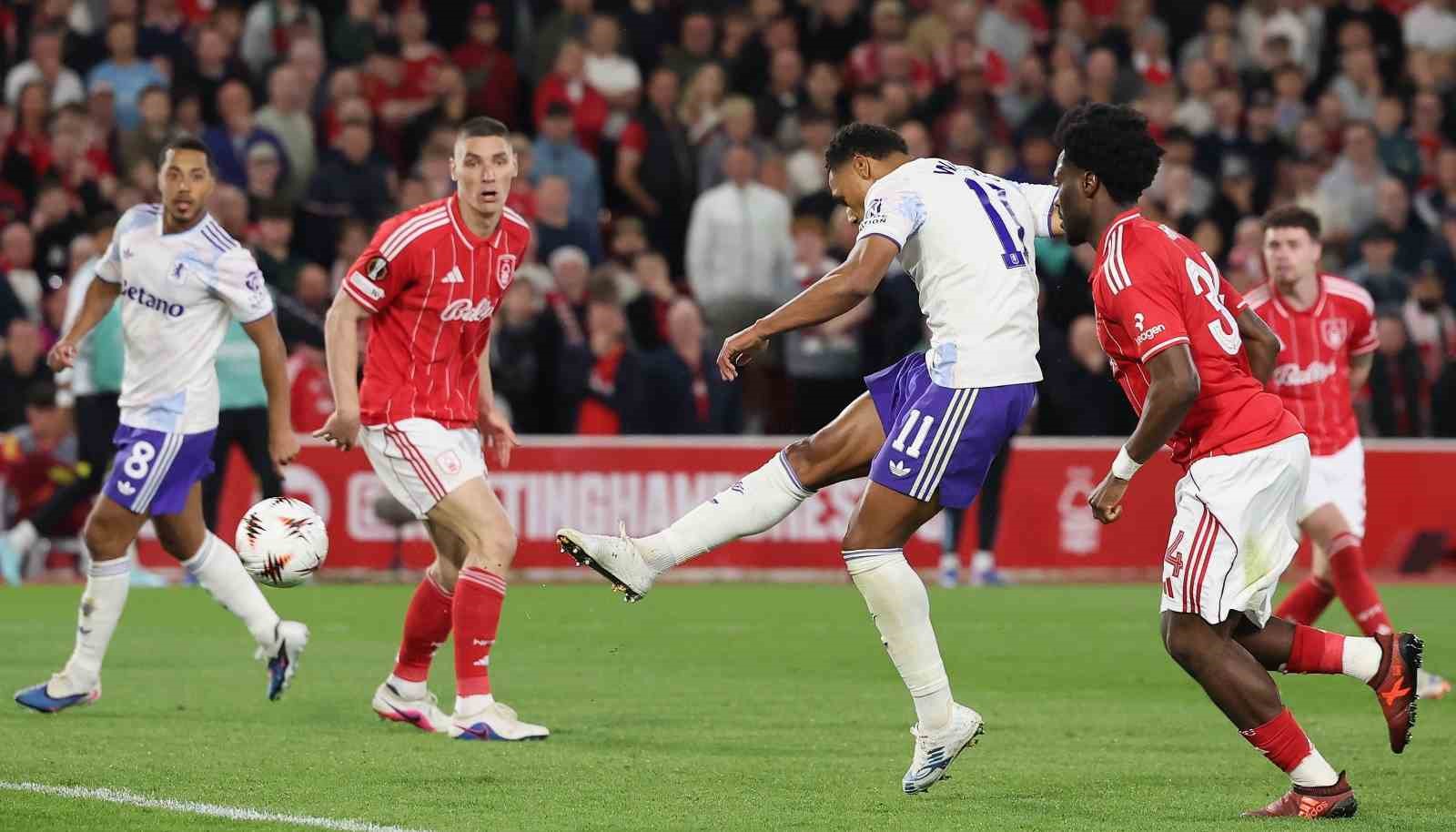 Nottingham Forest evinde Aston Villa’yı devirdi 7 nottingham forest evinde aston villayi devirdi 3