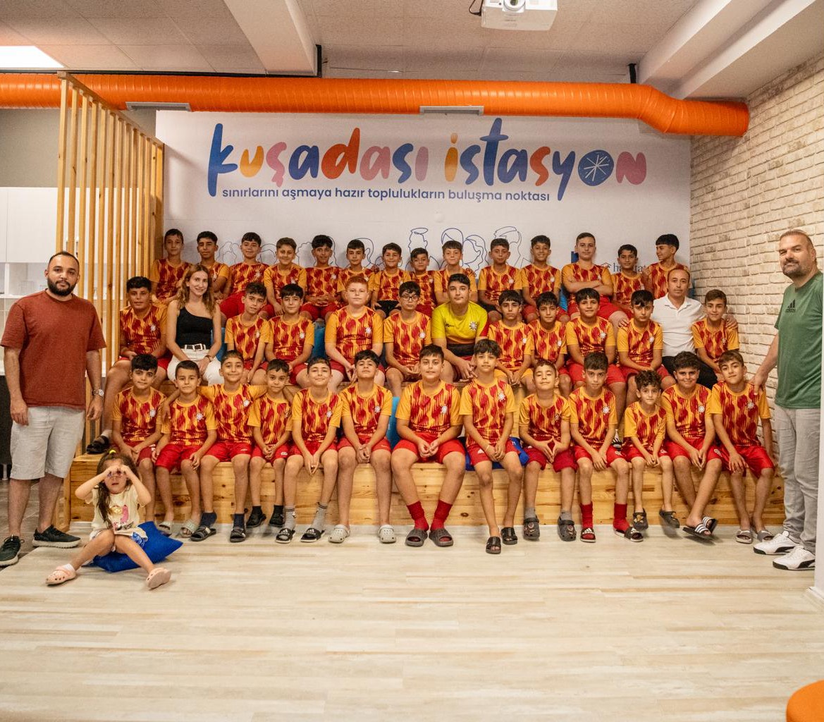 nusaybinli cocuklar kusadasinda ilk kez denizle bulustu 0 KXEyzh1l