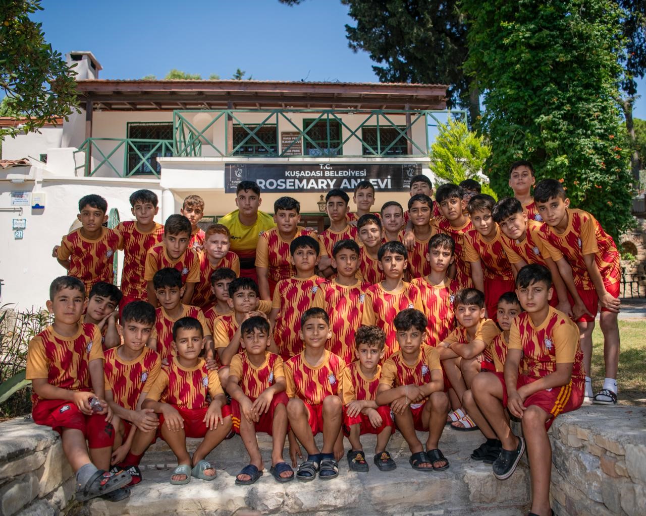 nusaybinli cocuklar kusadasinda ilk kez denizle bulustu 2 BhGJYLNL