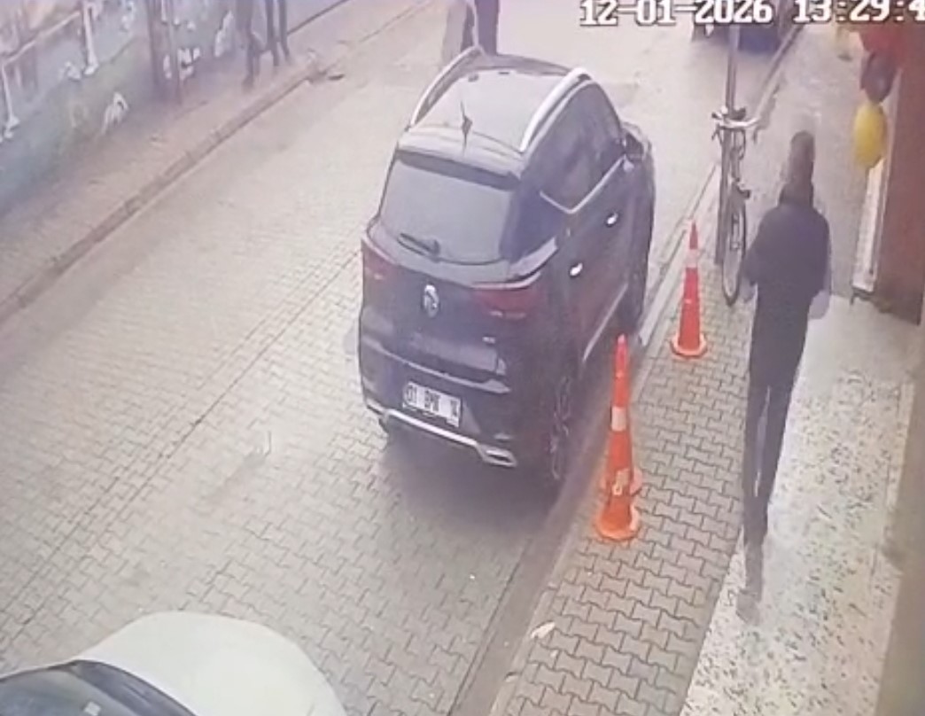 o anlar kamerada okul onunde ogretmene once yumruk atti ardindan ates etti 3