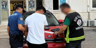 o-anlari-arac-kamerasi-kaydetti-trafigi-tehlikeye-dusurdu-261-bin-tl-ceza-yedi-uSJMm5J2.jpg