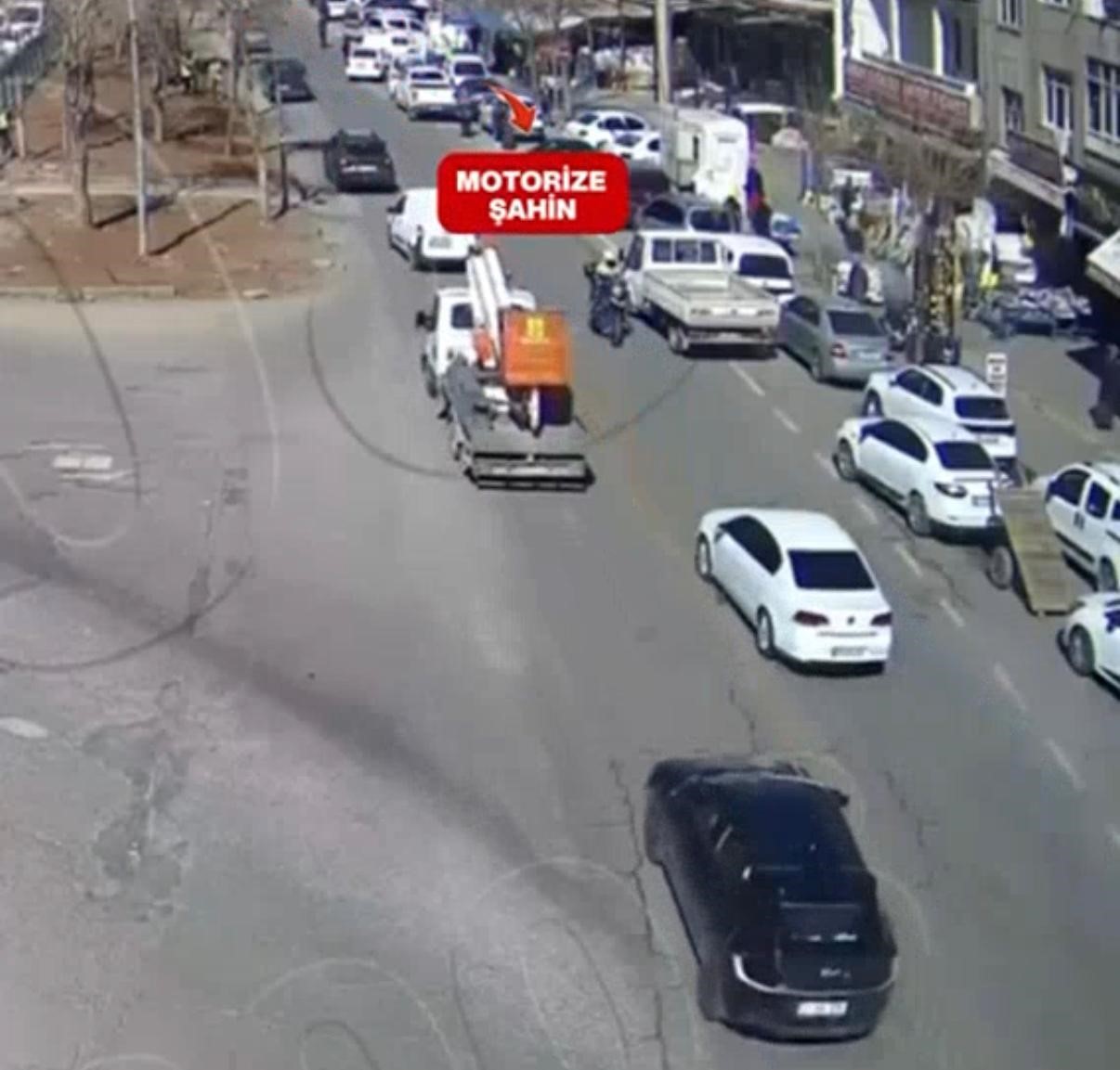 O kaçtı, polis böyle kovaladı: ’Dur’ ihtarına uymamaktan 200 bin TL ceza 5 o kacti polis boyle kovaladi dur ihtarina uymamaktan 200 bin tl ceza 1 EsmBOUHB