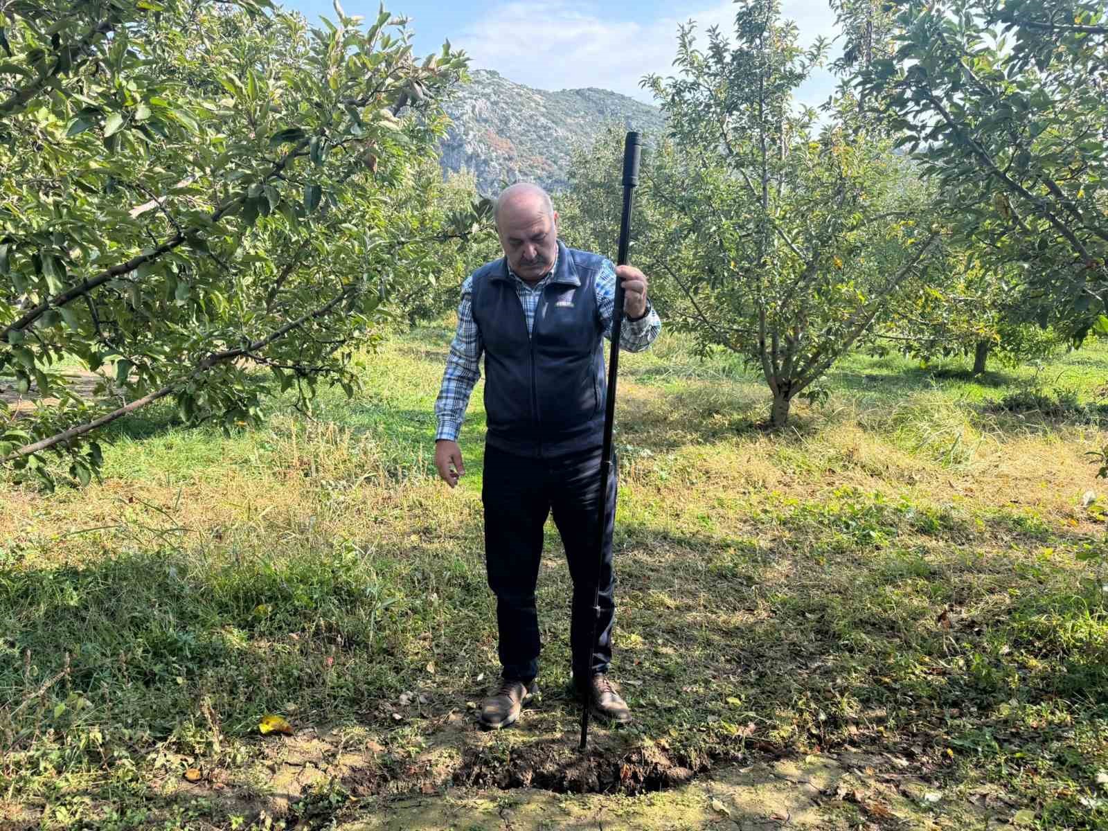 obruklarin olustugu duvarlarin catladigi egirdirde afad incelemeleri suruyor 2 DX9XeCQb