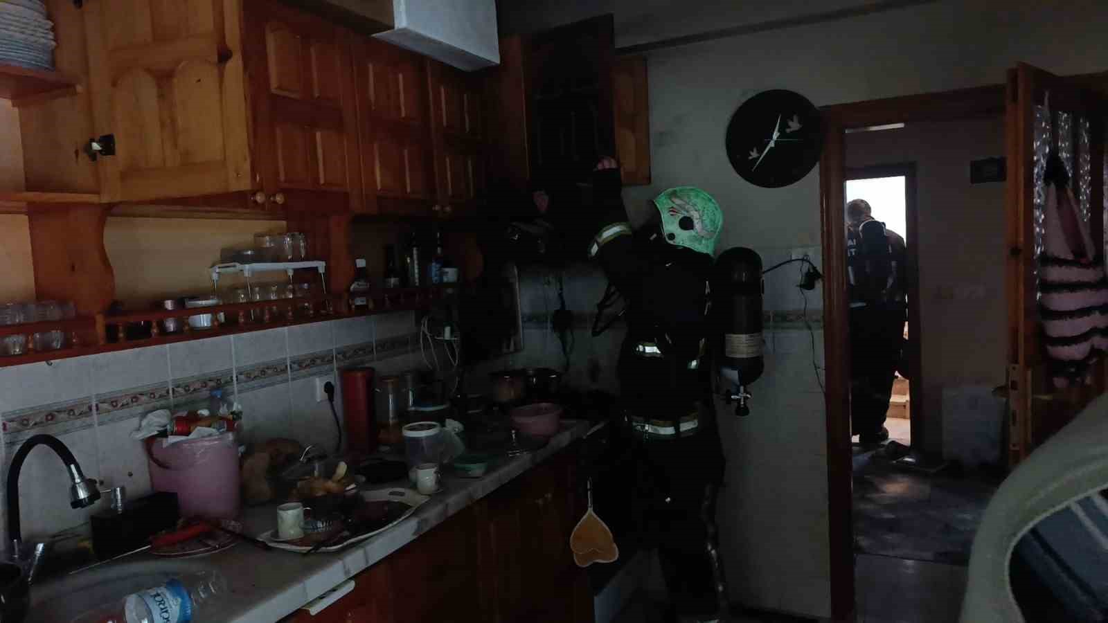 ocakta unutulan fritoz itfaiyeyi alarma gecirdi 0 r4lEiySC