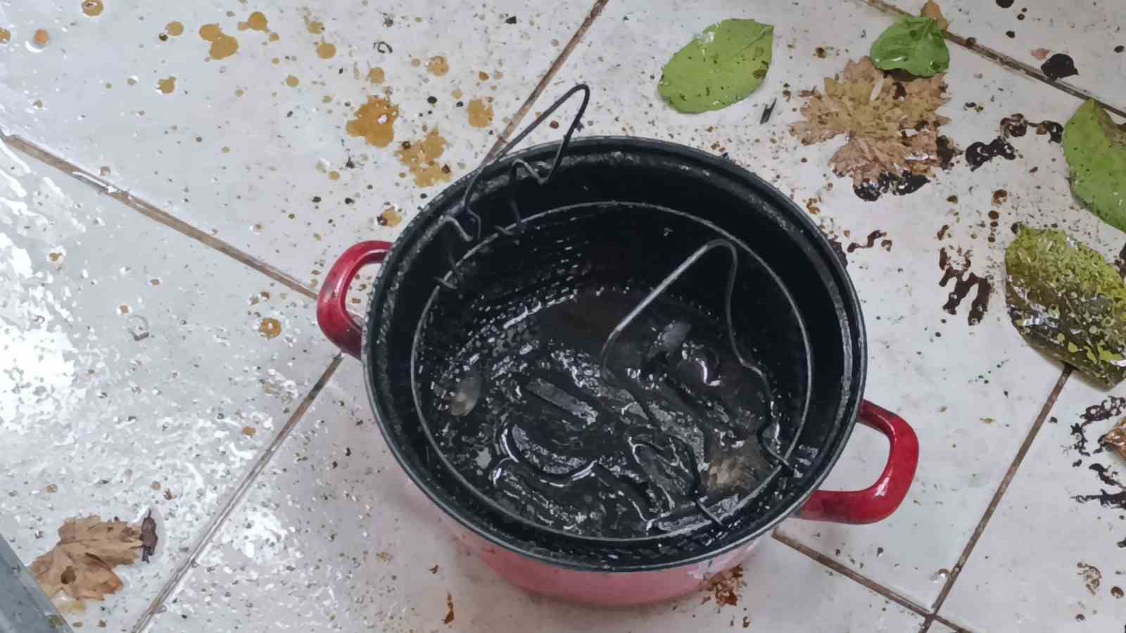 ocakta unutulan fritoz itfaiyeyi alarma gecirdi 1 fTd6T5HR