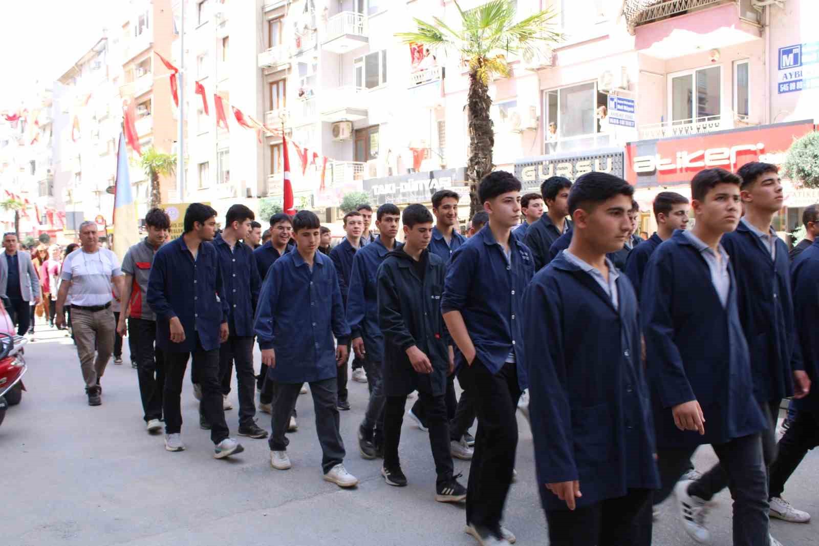 odemiste mesleki egitim icin anlamli kortej yuruyusu 6 mtJKzseF