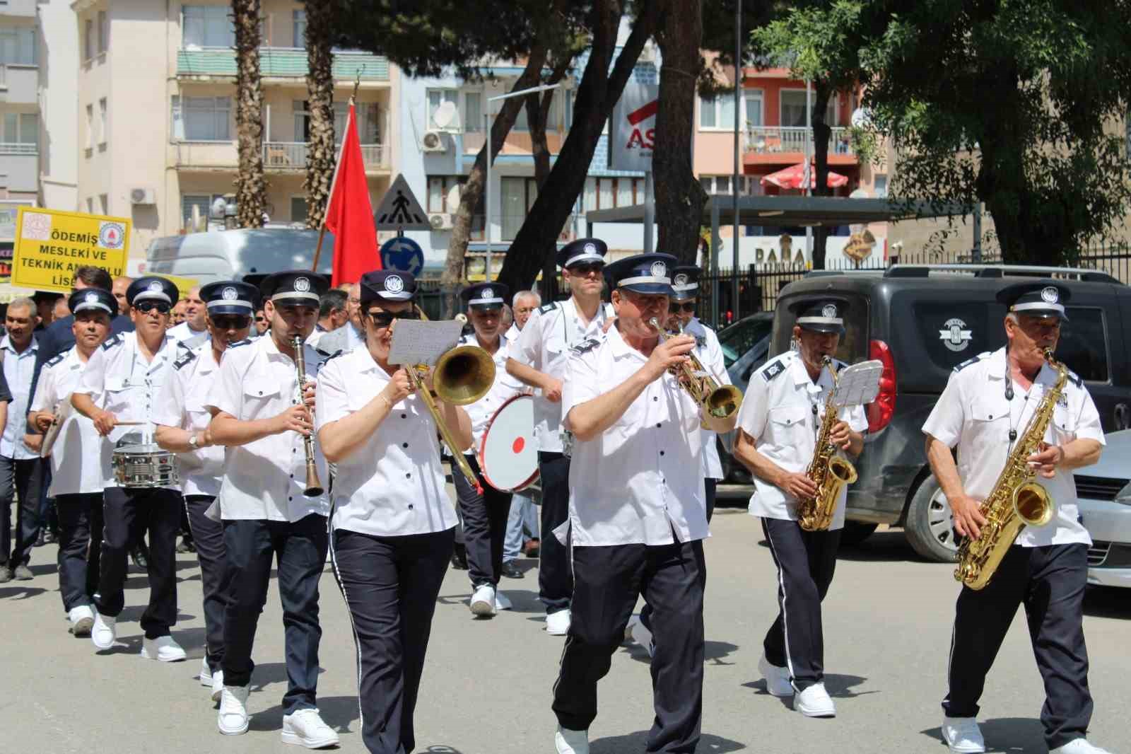 odemiste mesleki egitim icin anlamli kortej yuruyusu 7 7upR6iPk