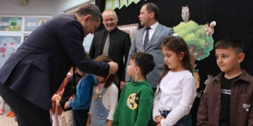 odemiste-minik-ogrencilere-kitap-kurdu-madalyasi-ya3c9YeD.jpg