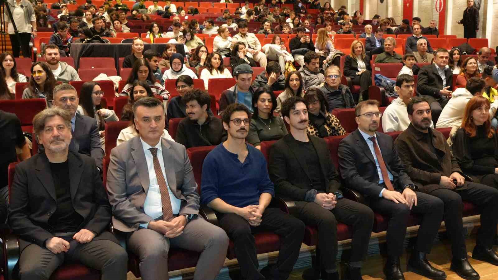 odtude leftere vefa bir ordinaryus hikayesinin ozel gosterimi ogrencilerle bulustu 6 uFaOKizc
