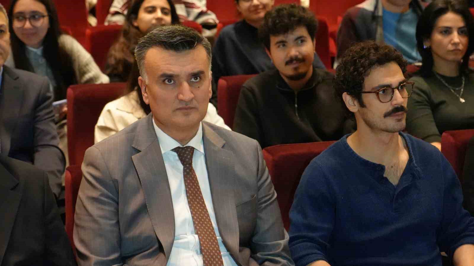 odtude leftere vefa bir ordinaryus hikayesinin ozel gosterimi ogrencilerle bulustu 7 QMYtgGEt