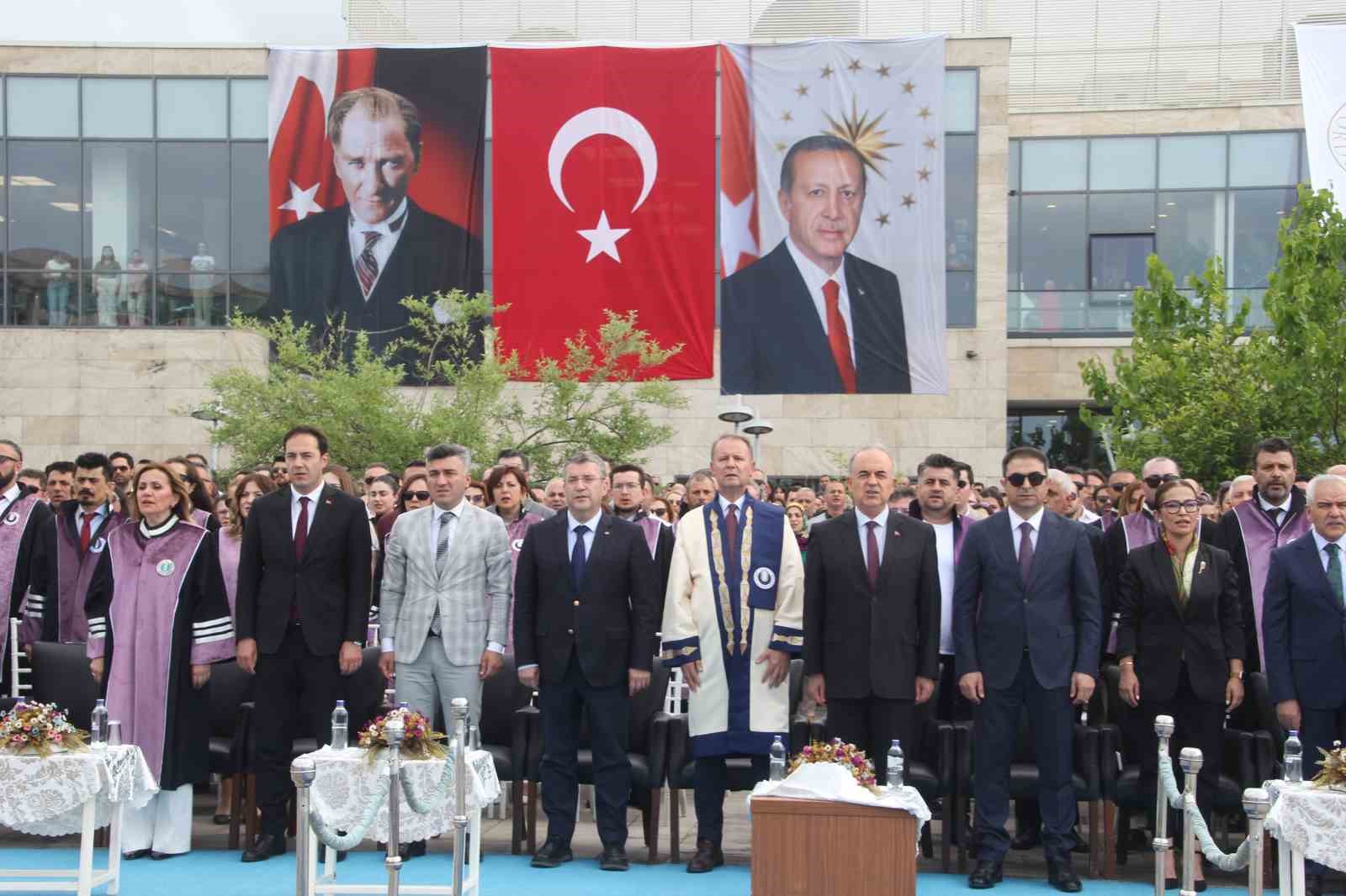 odude 3 bin 200 ogrencinin mezuniyet heyecani 1 SiDg6bmq