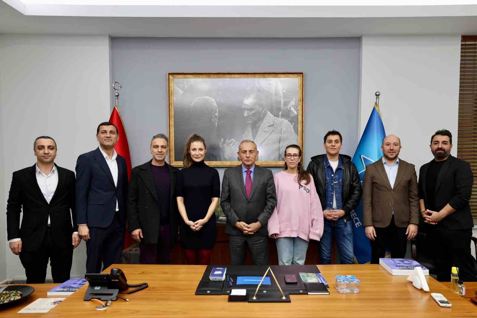 odullu yapim bildigin gibi degil in film ekibi kucukcekmecedeydi 3 il919Cr5