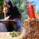 odun-atesinde-8-saat-kaynayan-kozalak-surubuna-yogun-ilgi-tCyTOIeJ.jpg
