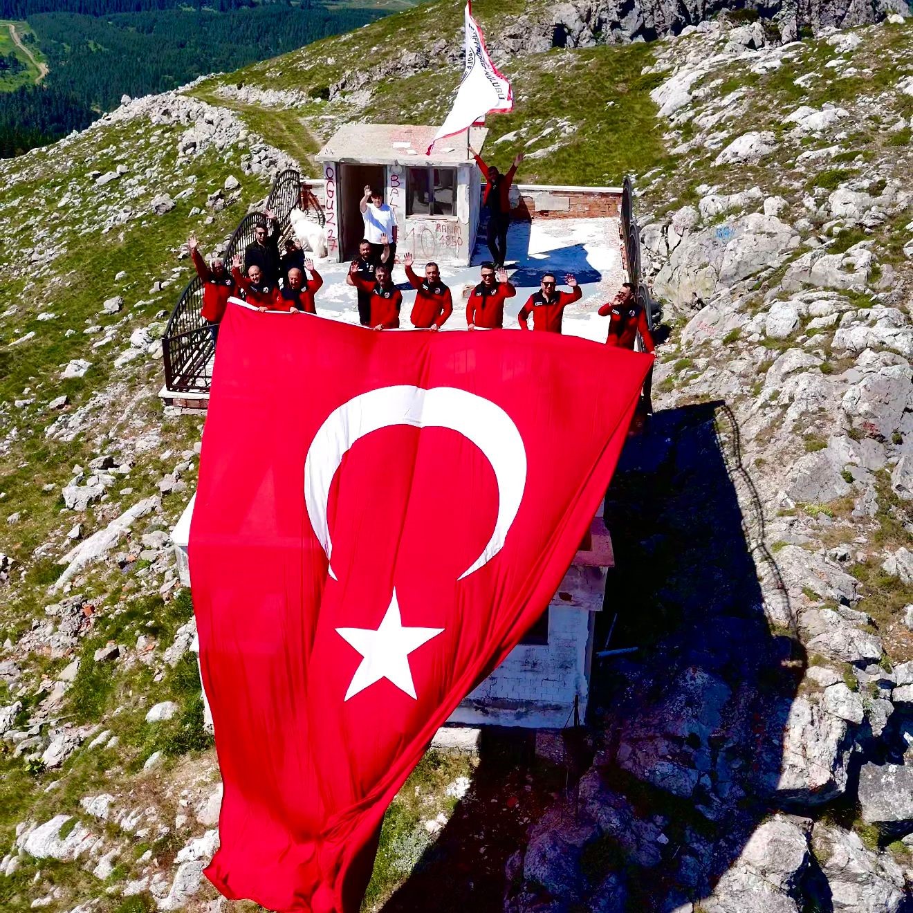 off road tutkunlari 1850 rakimda turk bayragi acti 2 yGjNDzRG