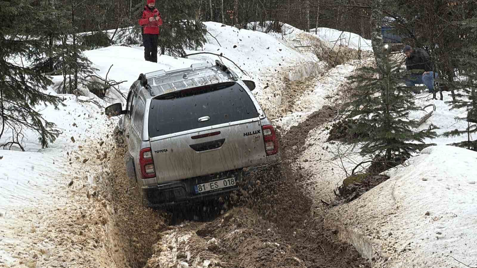 Off-Road tutkunları karla buluştu 7 off road tutkunlari karla bulustu 3 jytTsItq