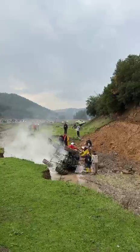 Off-road yarışında kontrolden çıkan araç böyle takla attı 9 off road yarisinda kontrolden cikan arac boyle takla atti 5 mPhSbDXJ