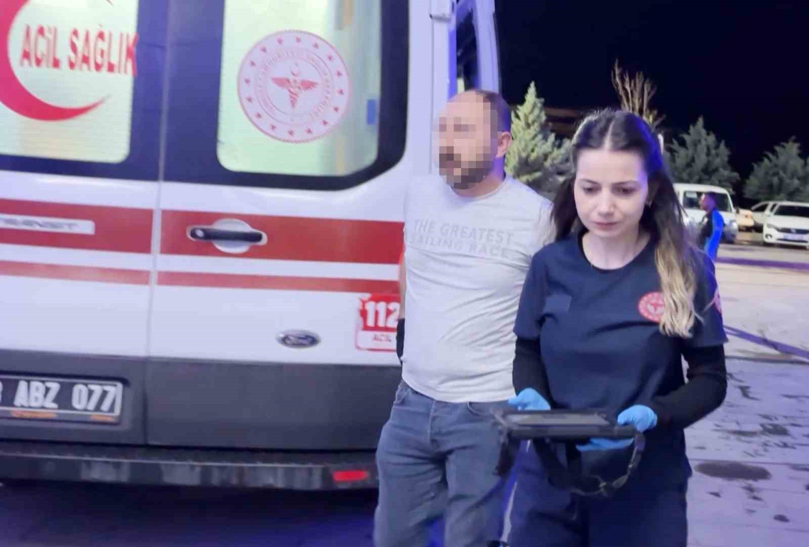 ofkeli baba kizini rahatsiz eden gencin kulagini kesti 1i polis 2 yarali 7 JRU1jX1Y
