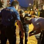 ofkeli-baba-kizini-rahatsiz-eden-gencin-kulagini-kesti-1i-polis-2-yarali-juNHcGhl.jpg