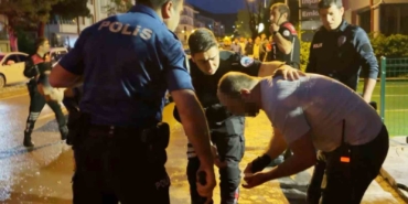 ofkeli-baba-kizini-rahatsiz-eden-gencin-kulagini-kesti-1i-polis-2-yarali-juNHcGhl.jpg