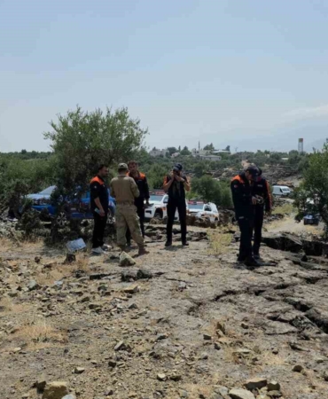 oglak-otlatmaya-ciktiktan-sonra-kaybolan-kadin-volkanik-arazide-araniyor-JSwtvyK7.jpg