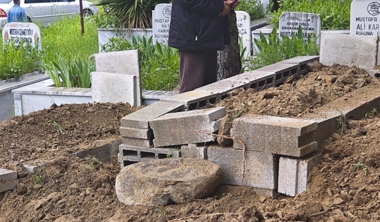 oglu cekyattan dusup olen baba trafik kazasinda hayatini kaybetti 1 XIyFlDcm