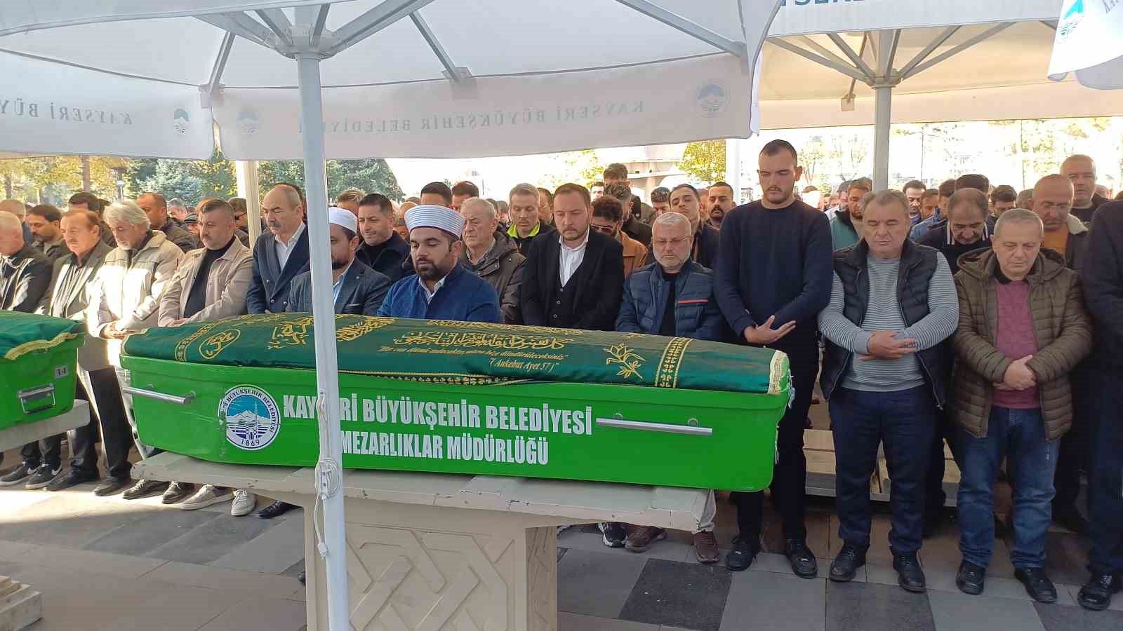 oglu tarafindan oldurulen adam topraga verildi 1 UpIFVqbl
