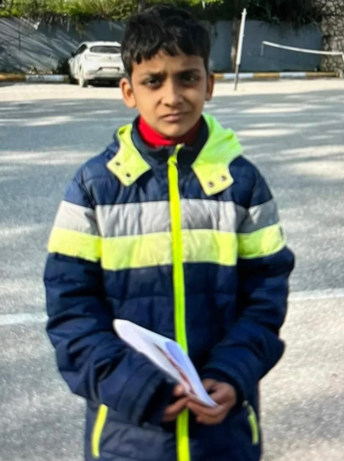 "Oğlum çık gel" feryadı: Annenin iki gündür endişeli bekleyişi gözyaşlarına döndü 11 oglum cik gel feryadi annenin iki gundur endiseli bekleyisi gozyaslarina dondu 7 24i3AFjh