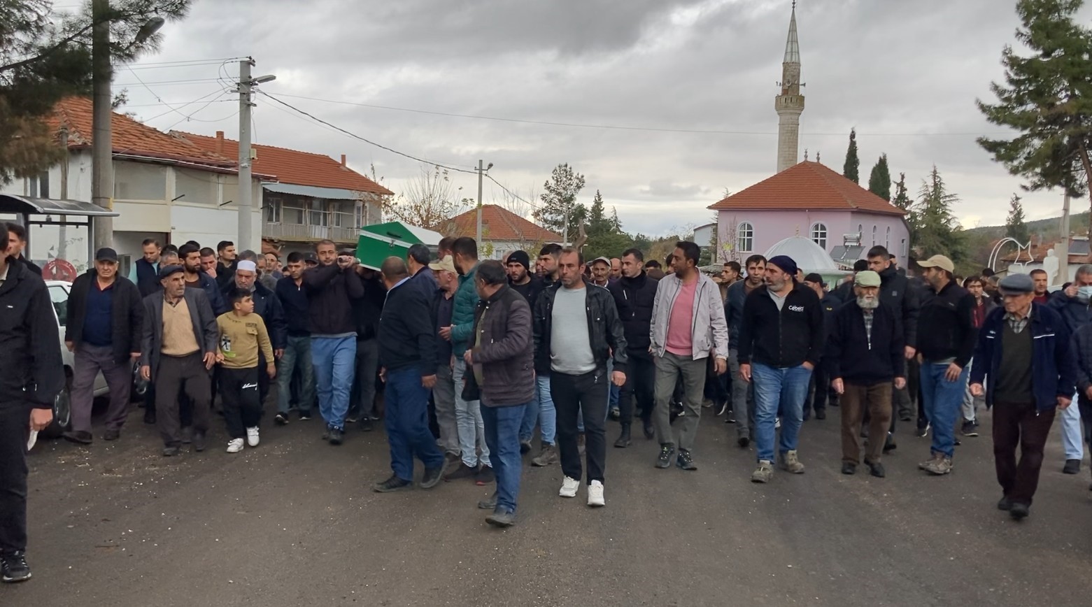 oglumun basini kesmisler diyen baba gozyaslari icinde adalet istedi 4