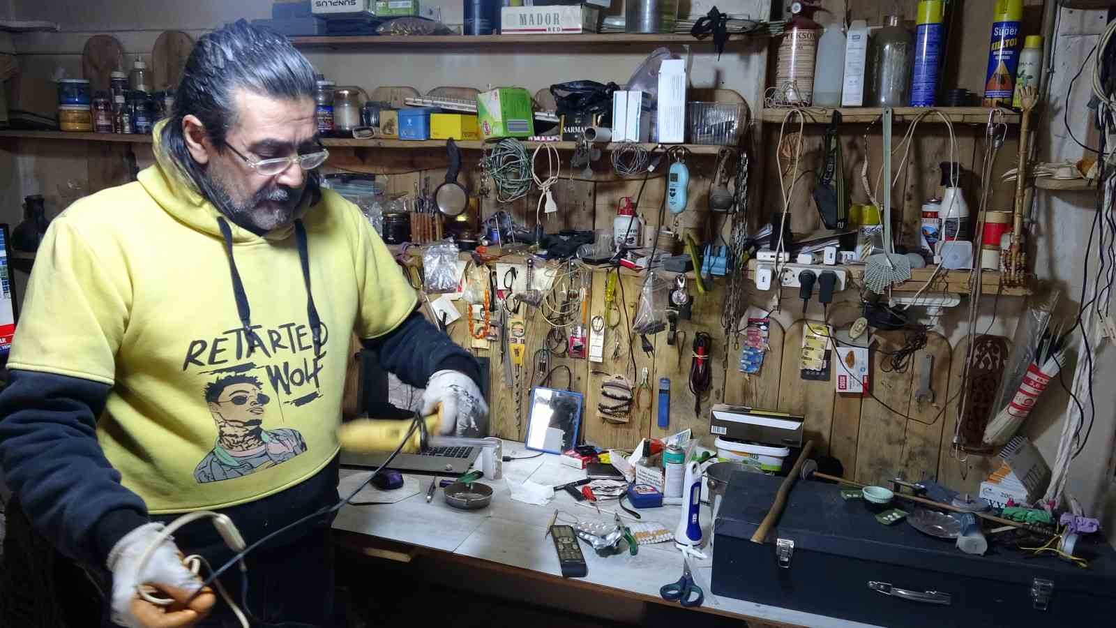 ogluna yaptigi oyuncak 15 yillik sanat yolculuguna donustu 1