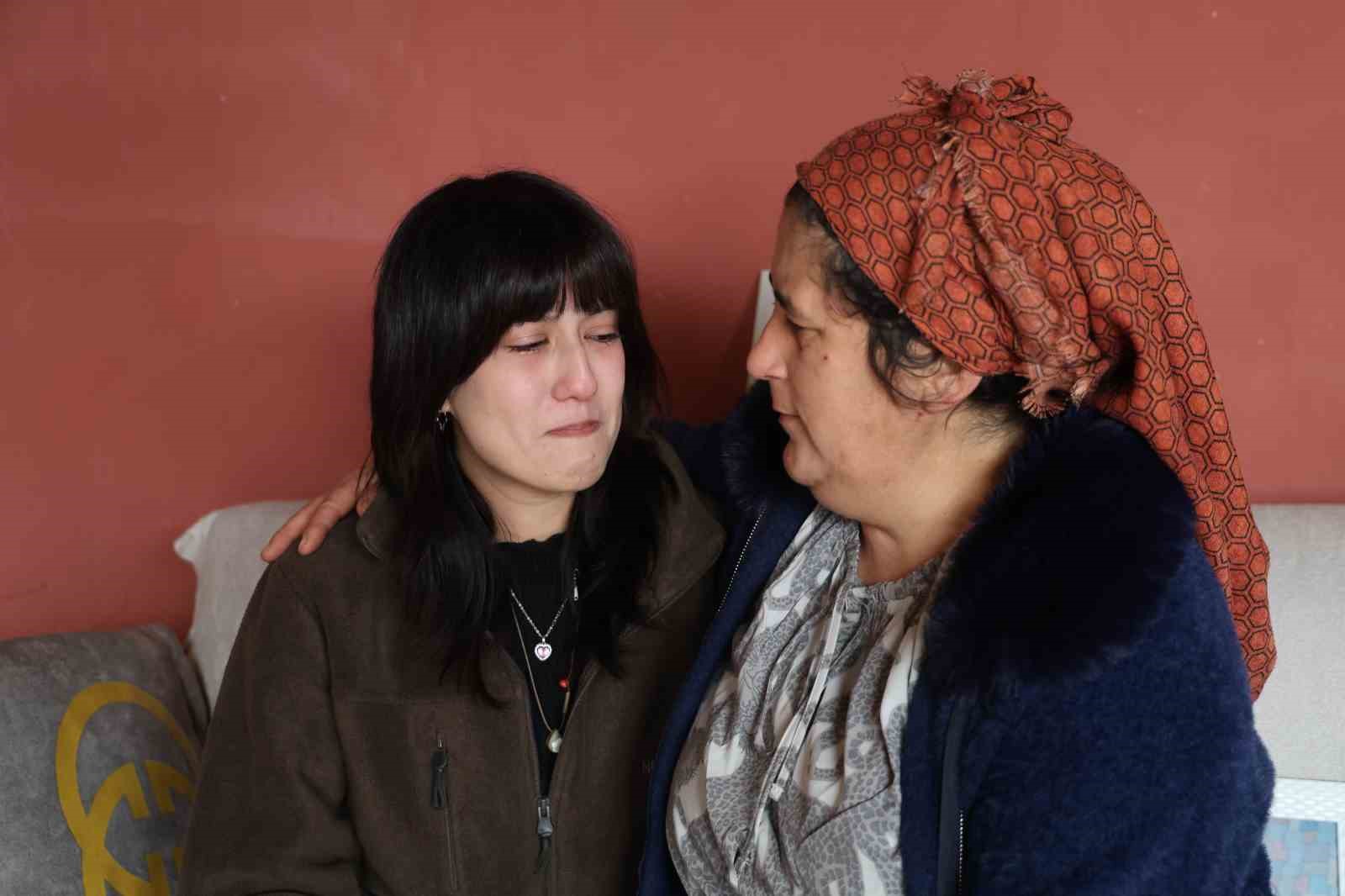 Oğlunu av kazasında kaybeden anne: "18 yaş altı bir çocuk eline tüfek alabiliyorsa bunun cezası olmalı" 7 oglunu av kazasinda kaybeden anne 18 yas alti bir cocuk eline tufek alabiliyorsa bunun SJ3pAy4L