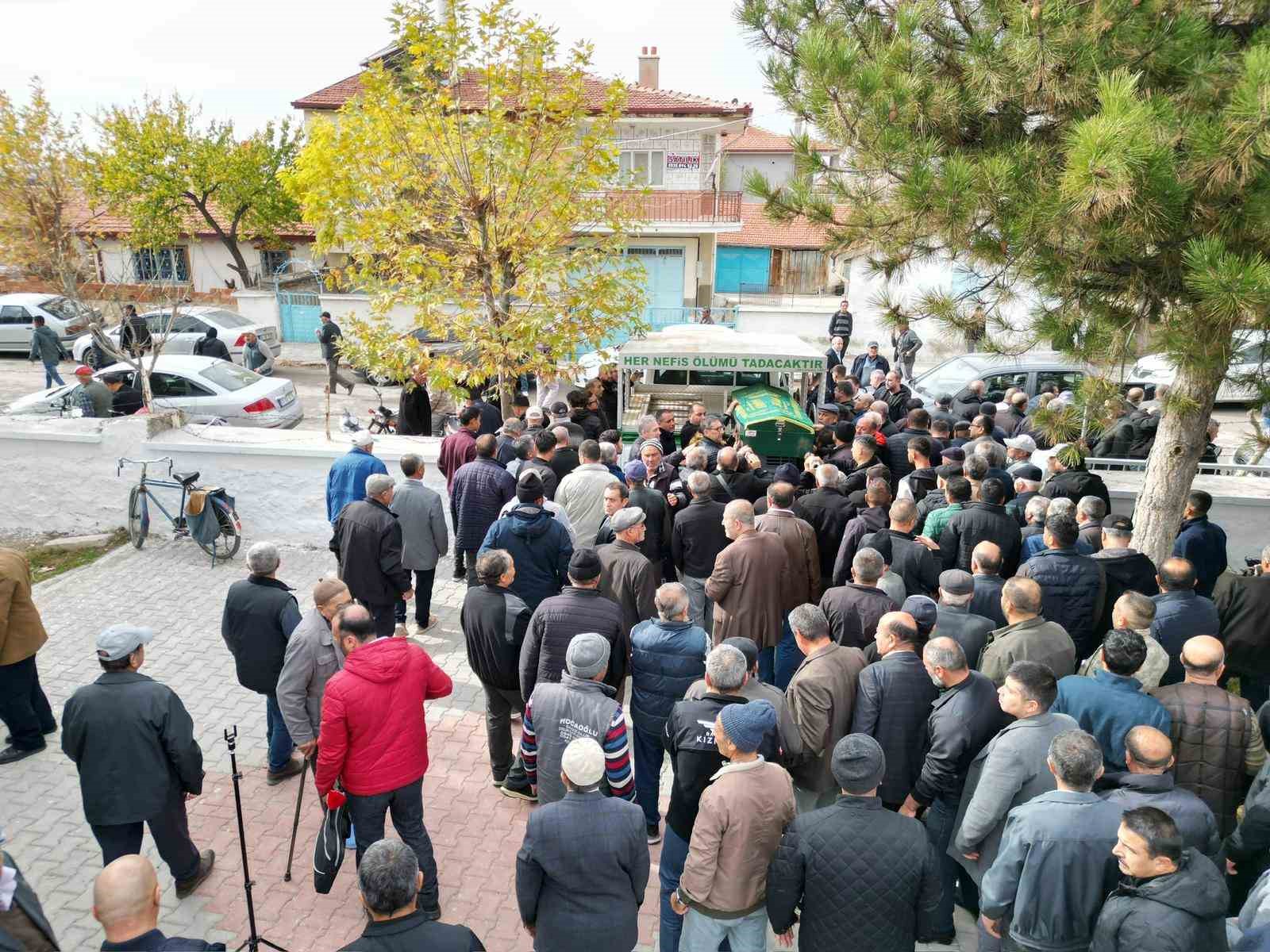 Oğlunu, torunlarını ve gelinini kaybeden acılı baba: "Suçlular her kimse cezalarını çeksinler ve güneş yüzü de görmesinler" 7 oglunu torunlarini ve gelinini kaybeden acili baba suclular her kimse cezalarini ceksinler ve gunes KAR9Vfcm