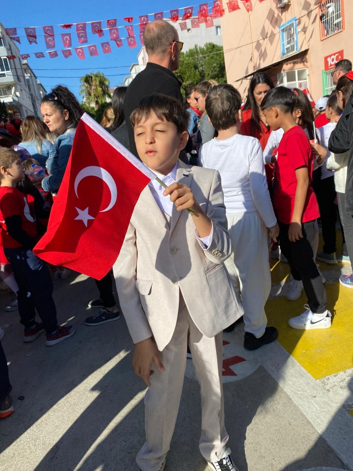 oglunu ve eski esini kaybettigi kazada surucuye verilen ceza anneyi ikinci kez yikti 6 wmI6JpyF