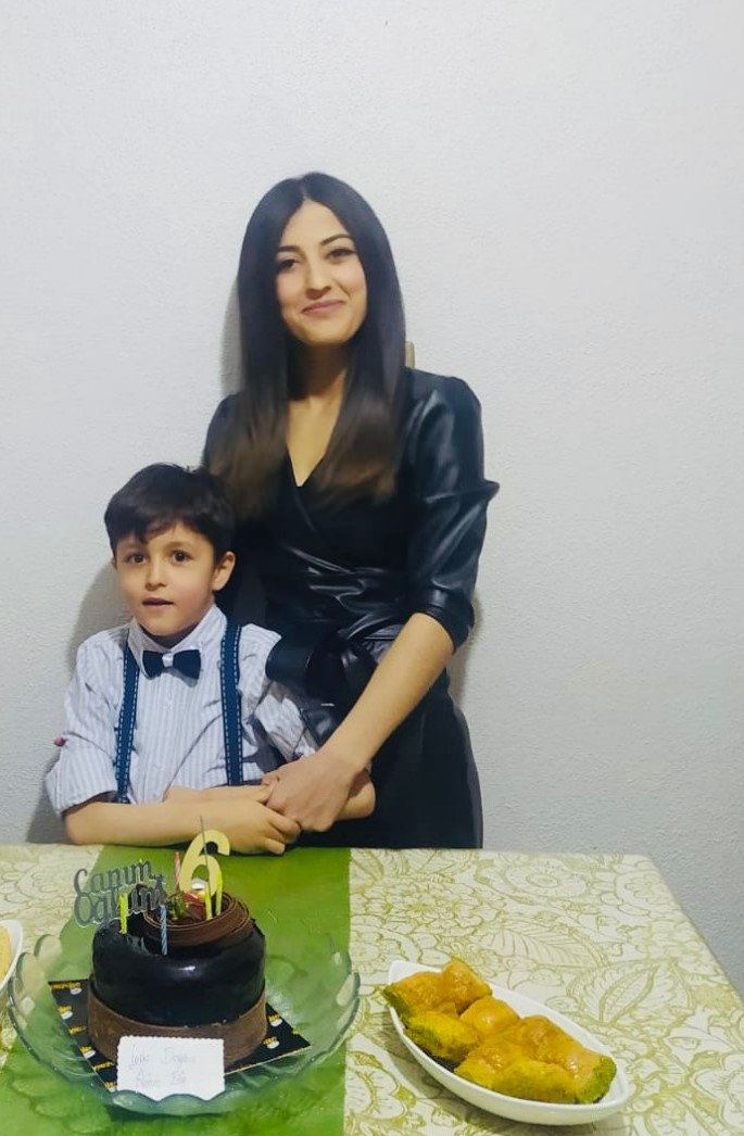 oglunu ve eski esini kaybettigi kazada surucuye verilen ceza anneyi ikinci kez yikti 7 zjmE7tuV