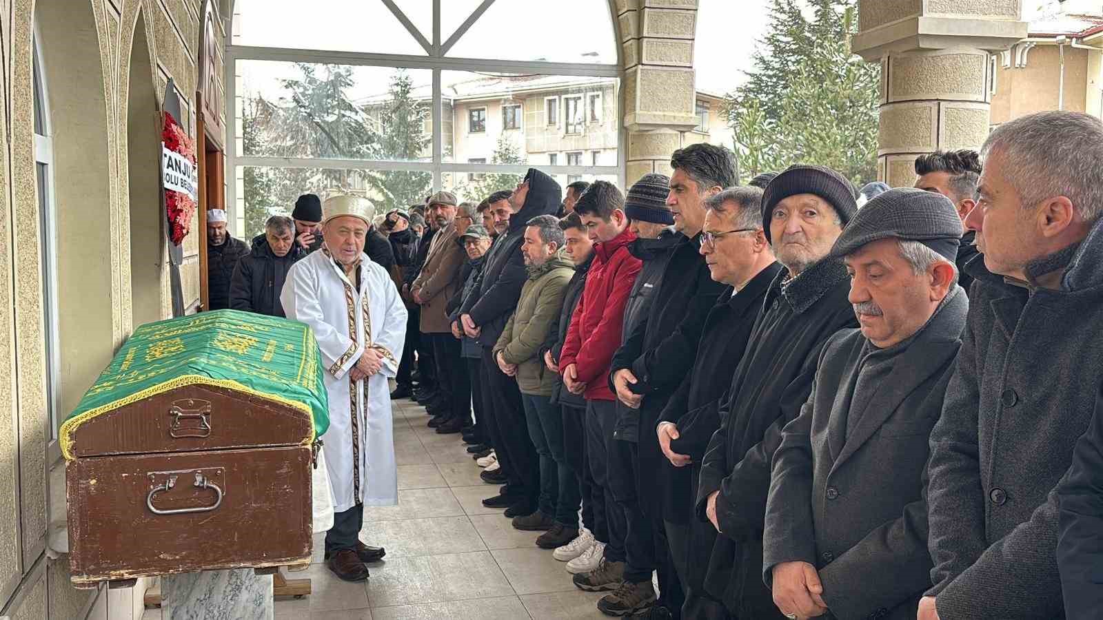 oglunun acisina yuregi dayanamayan anne son yolculuguna ugurlandi 4 mHwAuPZB