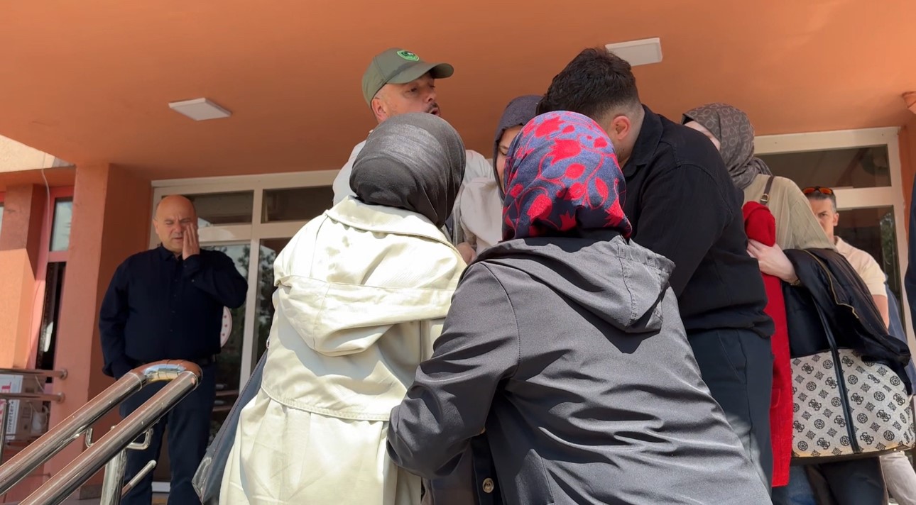 oglunun olum davasinda erteleme karari cikan anne hastanelik oldu 1 aVN5Athq